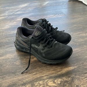 ASICS nimbus 23